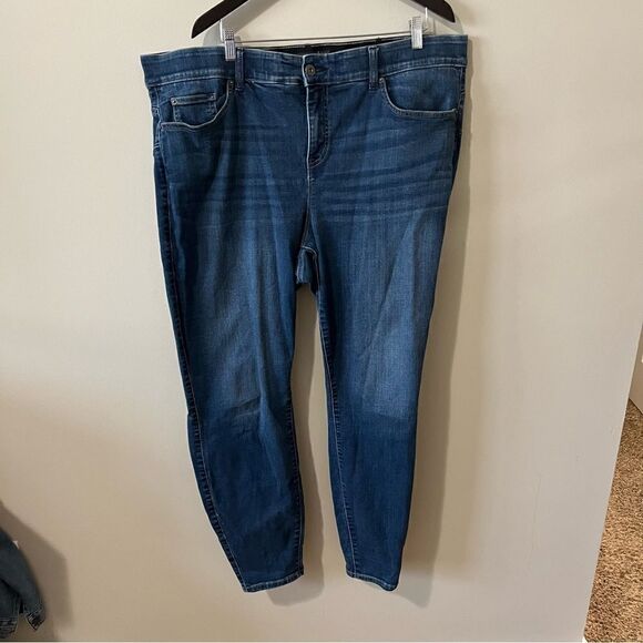 Torrid Bombshell Skinny Premium Stretch High-Rise Jean 24 Tall - Picture 4 of 16